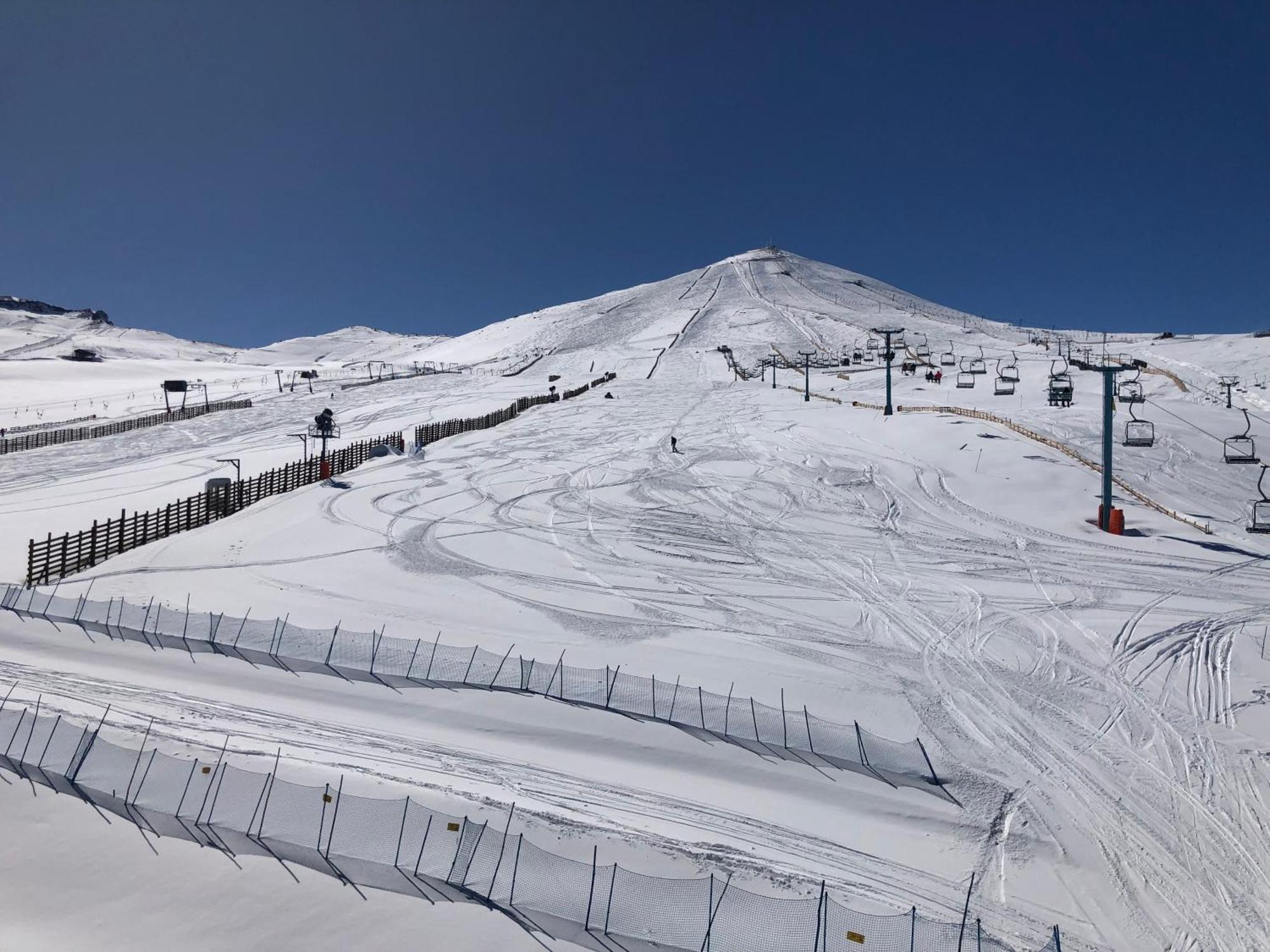 Departamentos Alojamiento Oficial Gran Parador Ski In - Out, Centro De Ski El Colorado, Farellones - Unico Con Descuentos En Servicios Del Centro De Ski מראה חיצוני תמונה